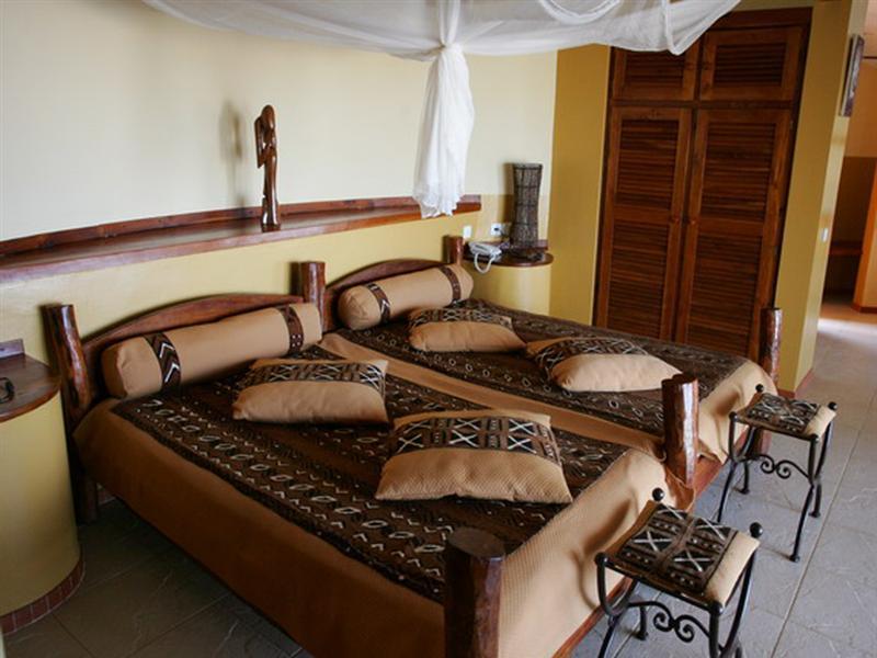Royal Lodge Hotel Sine-Saloum Buitenkant foto